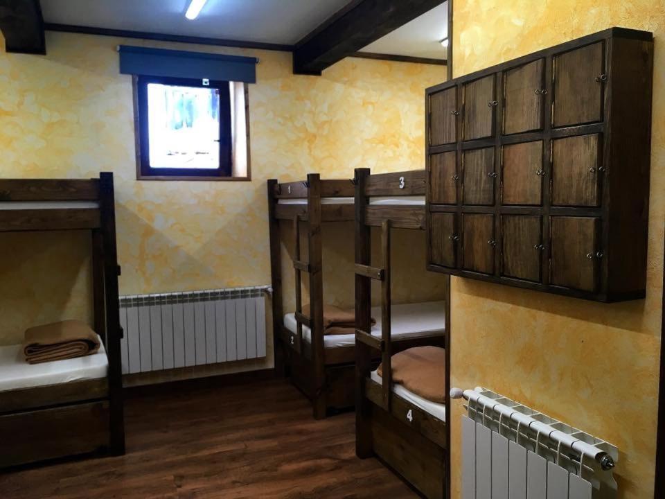 Albergue Villa De Бульнес Екстер'єр фото